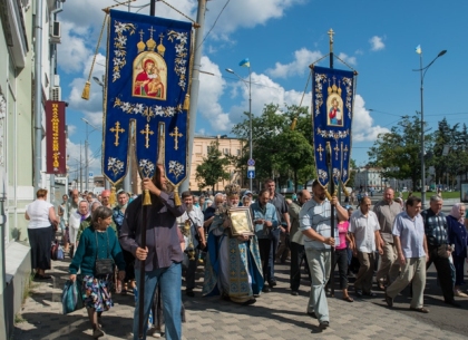 В центре Харькова прошел Успенский крестный ход (ФОТО)