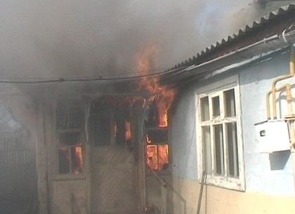 На Харьковщине на пожаре в жилом доме обгорела старушка