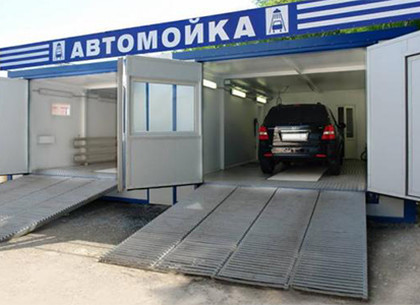 В Харькове хозяин автомойки оставил работника-нелегала инвалидом