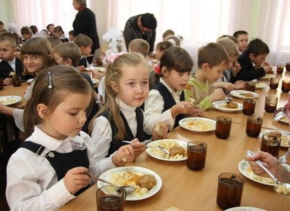 В харьковских детсадах подняли стоимость питания