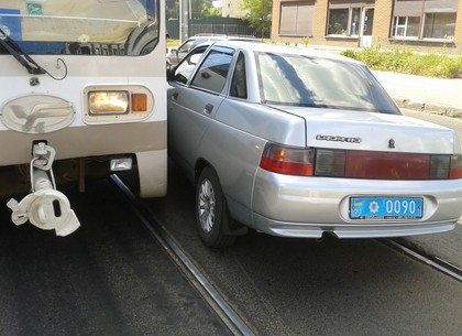 На Плехановской столкнулись трамвай и милицейский автомобиль (ФОТО)
