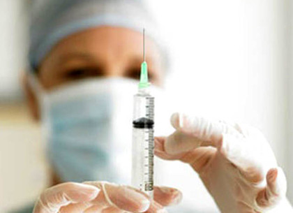 Украинцев настоятельно призывают прививаться от гриппа: идут три новых вируса