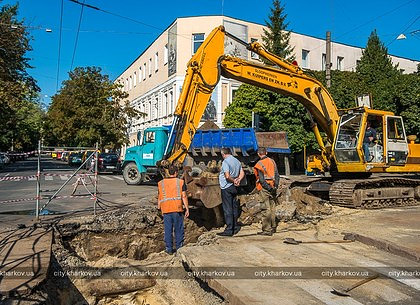 На Коцарской идет ремонт магистрального трубопровода (ФОТО)