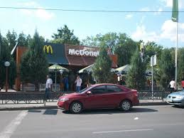 Харьковчанин обиделся, что его не пустили в «Макдональдс» и «заминировал» его