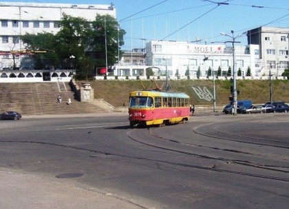 До конца месяца затруднен проезд на одном из центральных перекрестков Харькова