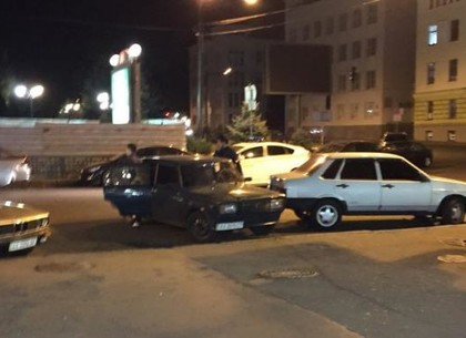 Ночное происшествие на Пушкинской: очевидцы уверяют, что была стрельба, а милиция опровергает