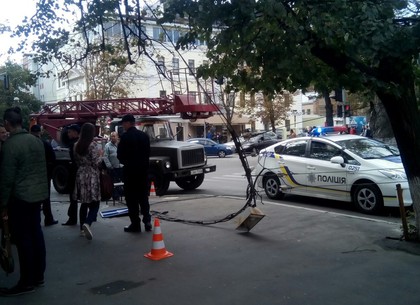 Обрыв провода в центре Харькова: чем здесь занималась полиция (ФОТО)