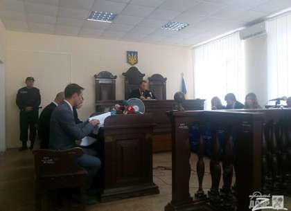 Суд по делу Кернеса: защита просит допросить Авакова