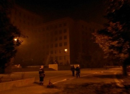Вчера вечером тушили пожар в университете Каразина (ФОТО)