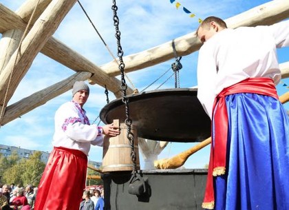 На Харьковщине сварили рекордный «кулеш мира»