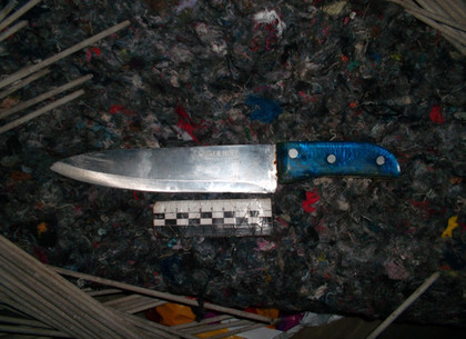 Житель Харьковщины напал с ножом на бывшую возлюбленную и ее ухажера в готическом стиле