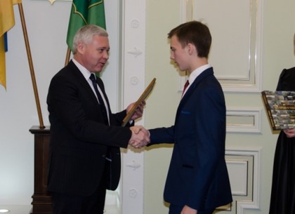 Пятнадцать учеников харьковского лицея получают президентскую стипендию
