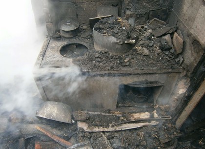 Из-за печей сгорели два дома под Харьковом