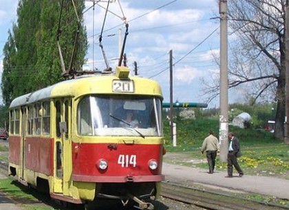 Две марки трамвая меняют маршруты из-за ремонта водопровода на Котлова