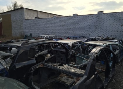 Хозяин СТО в Харькове «толкал» запчасти от авто, которые пригоняли из-за границы