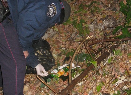 В милиции займутся содержимым бутылок, найденных под Покровским монастырем