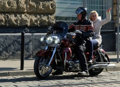 У Швайки забирают мотоцикл Harley-Davidson