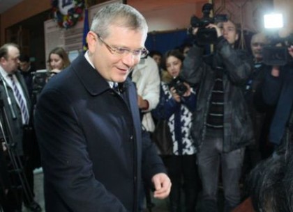 Вилкул выиграл первый тур мэрских выборов в Днепропетровске