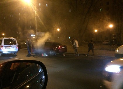 На Московском проспекте на ходу загорелась иномарка (ФОТО)