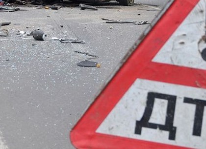 На Харьковщине иномарка упала с моста: погибла женщина