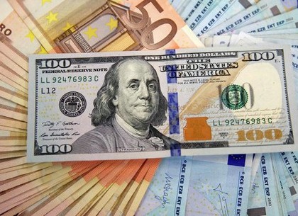 В обменниках Харькова дорожают доллар и евро