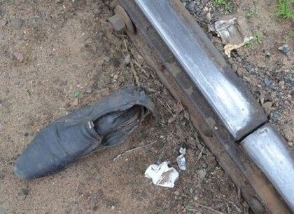 На Харьковщине под колесами поезда погиб неопознанный мужчина