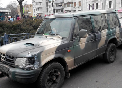 Военная прокуратура заинтересовалась автомобилями харьковских активистов (ФОТО)