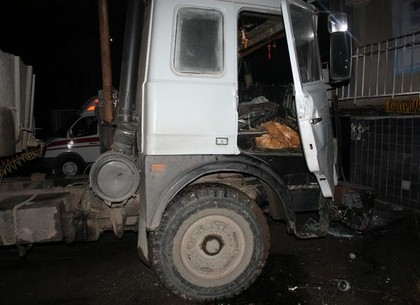 В Харькове водитель умер за рулем МАЗа
