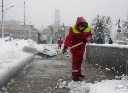 Харьковские коммунальщики будут круглосуточно устранять последствия снегопада