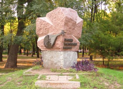 Памятник репрессированным кобзарям восстановят в первозданном виде - мэрия