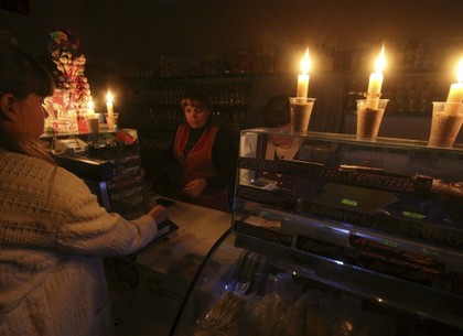 Участники блокады разрешили частично возобновить электроснабжение Крыма