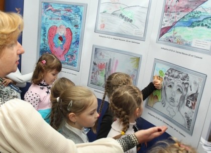 Дети Донбасса нарисовали войну