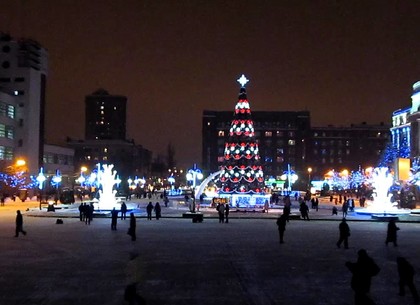 Стало известно, когда на Привокзальной площади откроется Новогодняя елка