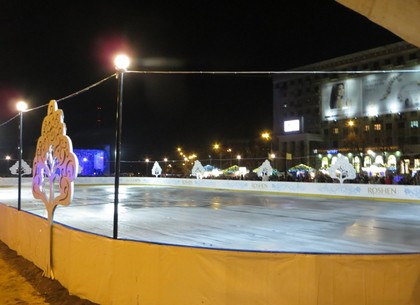 Завтра открывается каток на площади Свободы: харьковчанам покажут ледовое шоу