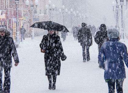 В Харьков идет сильный снегопад, который может продлиться несколько дней