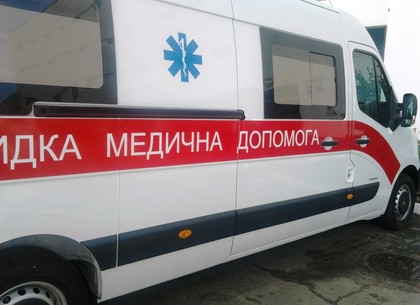 В центре Харькова столкнулись «скорая» и волонтерская легковушка (ФОТО)