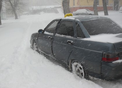 Больше снега – выше тариф: такси в Харькове подорожало
