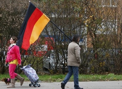 СМИ: Германия начала массово отказывать украинцам в предоставлении убежища с требованием покинуть страну