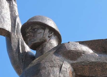 Городская власть осуждает факт вандализма над памятником Воину-освободителю