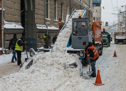 Как в Харькове убирают снег