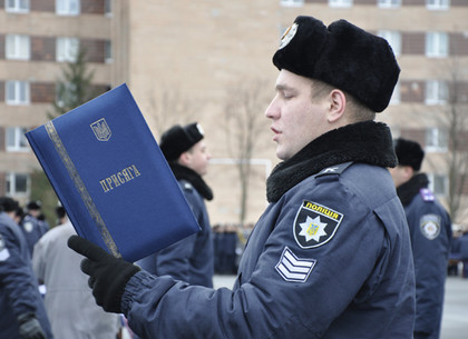 В Харькове приняли присягу полторы тысячи будущих полицейских (ФОТО)