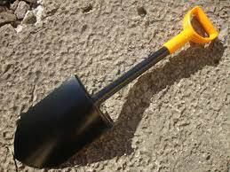 На Харьковщине мужчина решил спор с товарищем с помощью штыка от лопаты