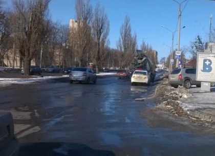 Бетономешалка и Wolksvagen не поделили дорогу (ФОТО)