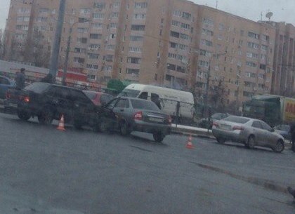 ДТП на Одесской собрало огромную пробку в сторону центра (ФОТО)