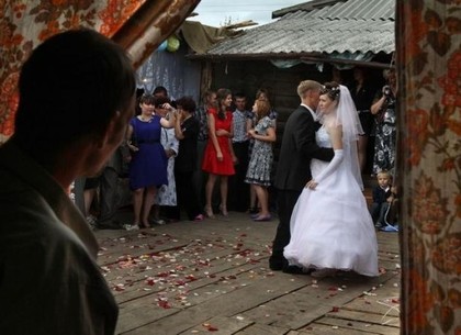 На Харьковщине мужчина в День влюбленных устроил стрельбу в кафе, где гуляли свадьбу