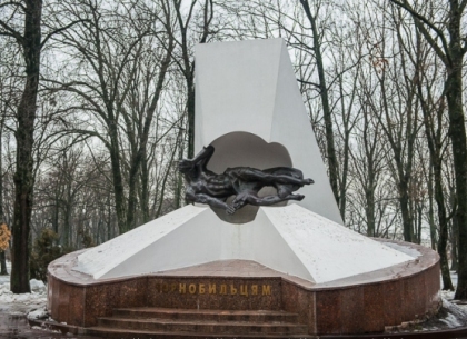Памятник чернобыльцам обновят к круглой дате