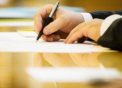 Порошенко подписал закон о публичных закупках