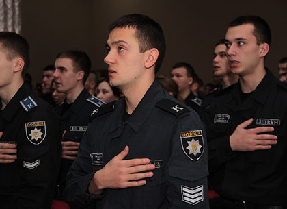 В Харькове будущие полицейские почтили память  Героев Небесной сотни (ФОТО)