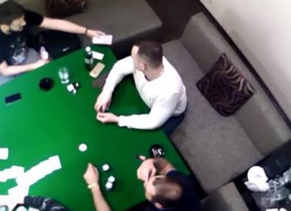 Сын Авакова проигрывает в покер «заработанные» на рюкзаках тысячи и курит травку (ВИДЕО)