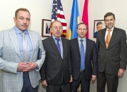 Харьковская делегация в Вашингтоне подписала контракты с американскими компаниями (ФОТО)